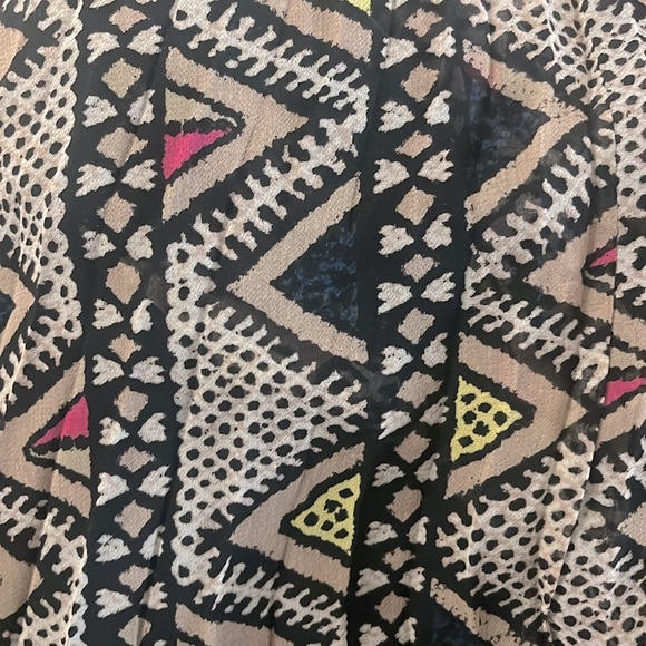 BCBGeneration Sheer Pleated Camisole with Lace Detail in Geometric Print Medium - Picture 6 of 6